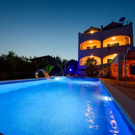 アパート Andjelka-7 By Interhome トロギール