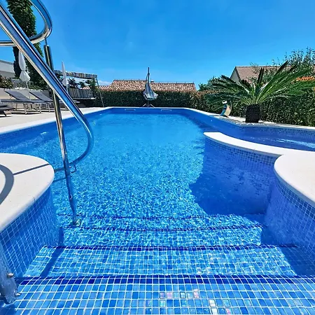Apartamento Andjelka-7 By Interhome